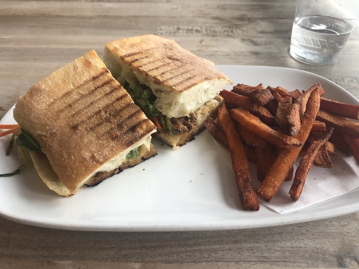 The Cutting Edge Cafe-5