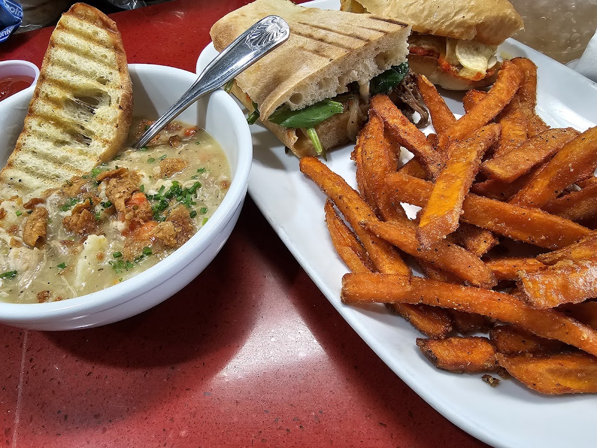 The Cutting Edge Cafe-7